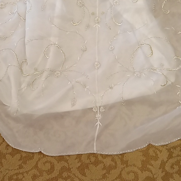 Emerald Bridal Size 8 Wedding Gown - Picture 11 of 15